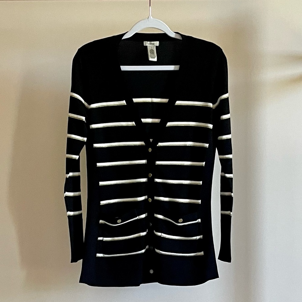 Vintage Y2K Cache Button Down Snap Cardigan in Black, White, and Gold Size M